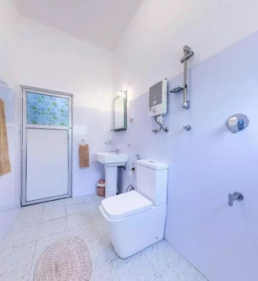 Majatalo Makai Surf House