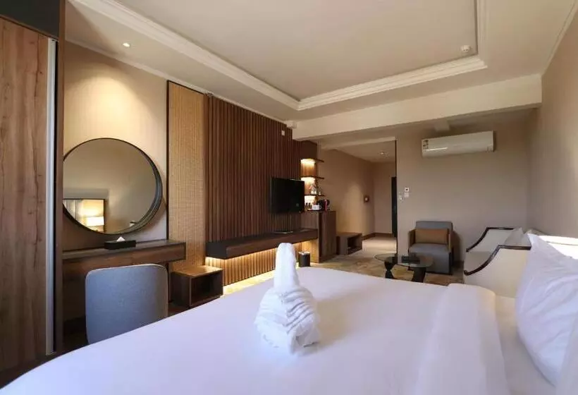 هتل Larichy Tabuk