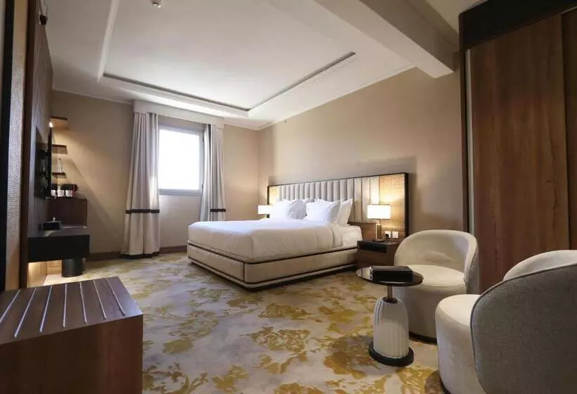 هتل Larichy Tabuk