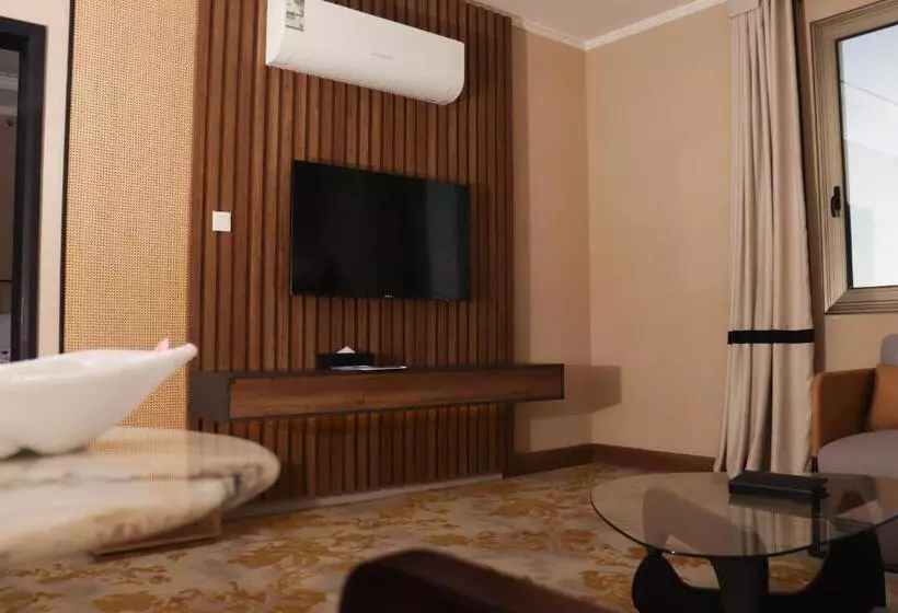 هتل Larichy Tabuk