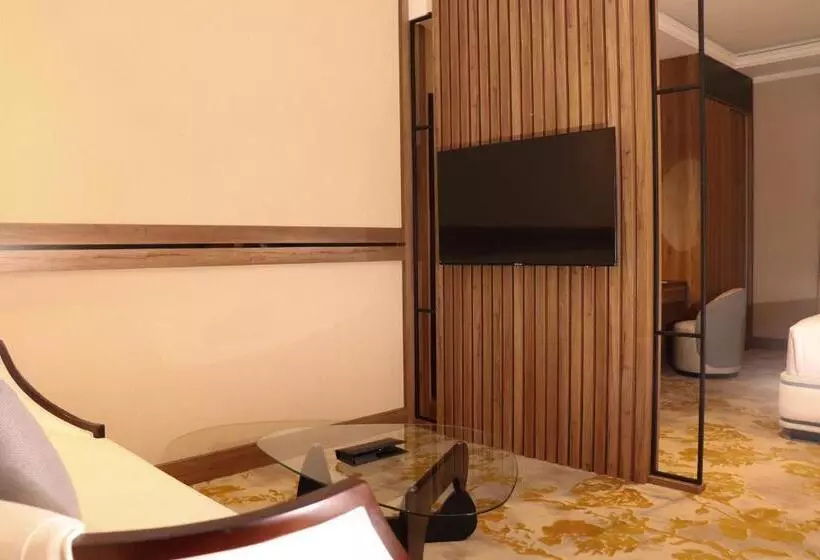 هتل Larichy Tabuk