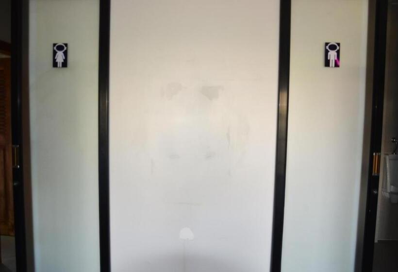 Schronisko Cosmos Guesthouse Snack Bar