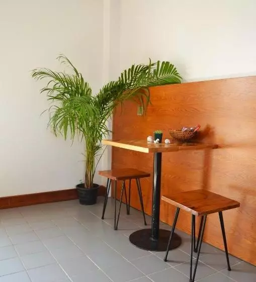 ユースホステル Cosmos Guesthouse Snack Bar