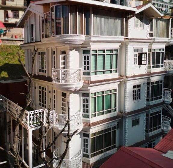 Bed and Breakfast 7 Oak Sanjauli Bed&breakfast