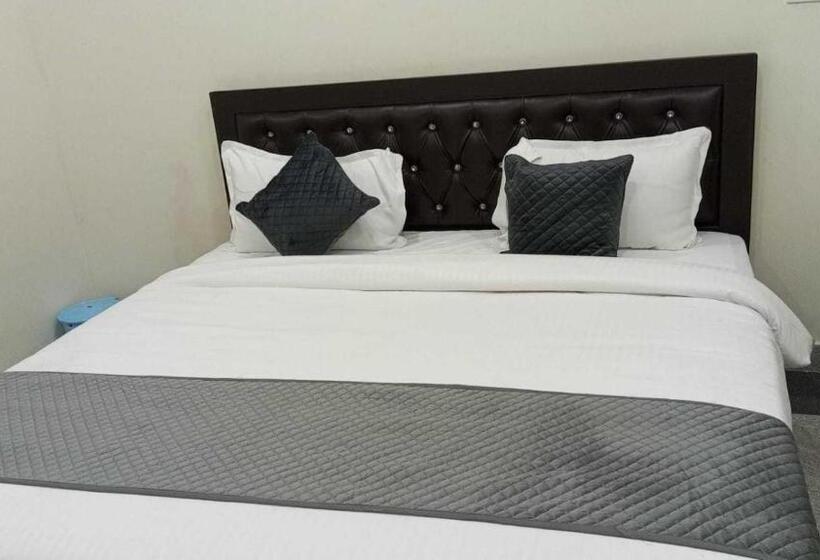 Collection O Hotel Ace Inn