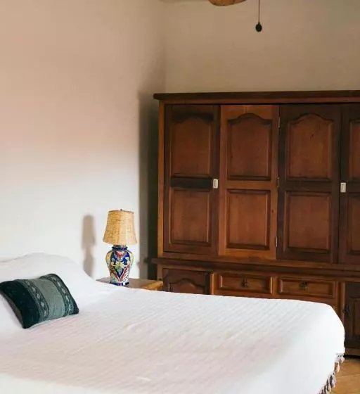 Hotelli Bombon Guesthouse