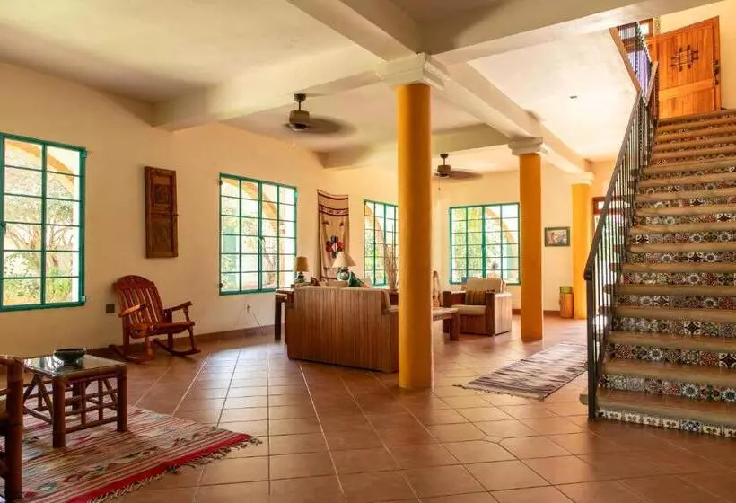 Hotelli Bombon Guesthouse