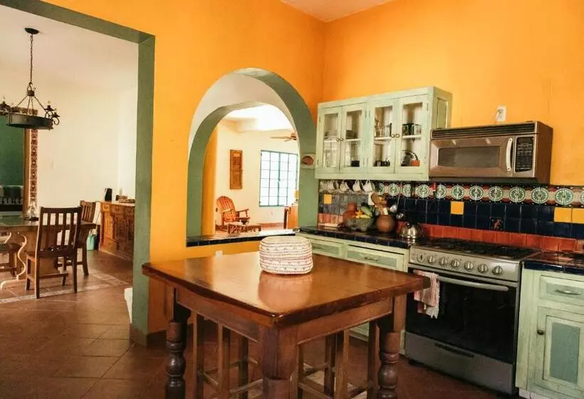 Hotelli Bombon Guesthouse