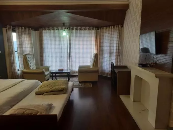 Hotelli Crowned Residency