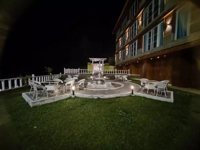 Hotelli Crowned Residency