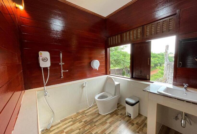 Otel อีสานบ้านเฮาฟาร์ม Esan Banhao Farm