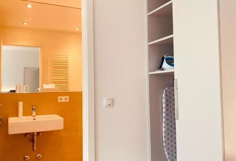 هتل Guesthouse Große Linde