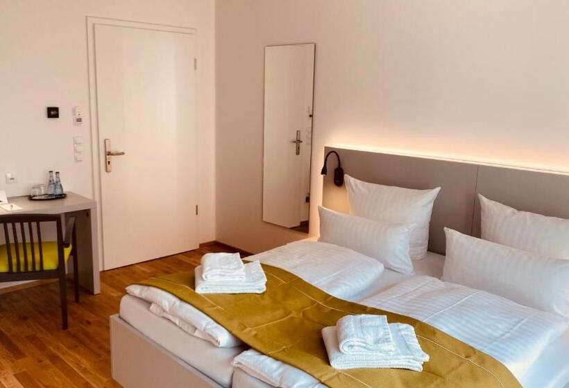 هتل Guesthouse Große Linde