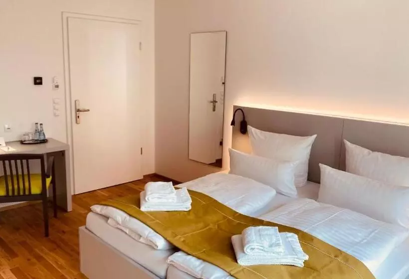 هتل Guesthouse Große Linde