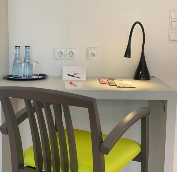 هتل Guesthouse Große Linde