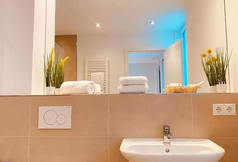 هتل Guesthouse Große Linde