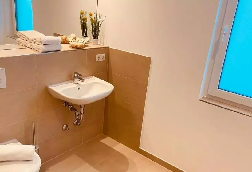 هتل Guesthouse Große Linde