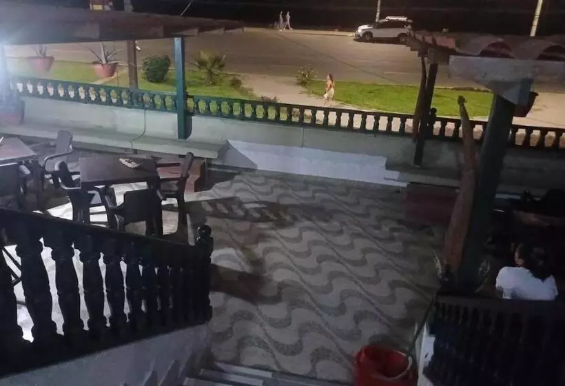 هتل Julia House