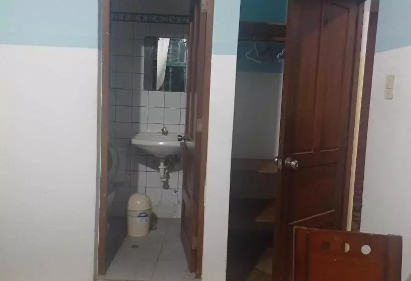 هتل Julia House