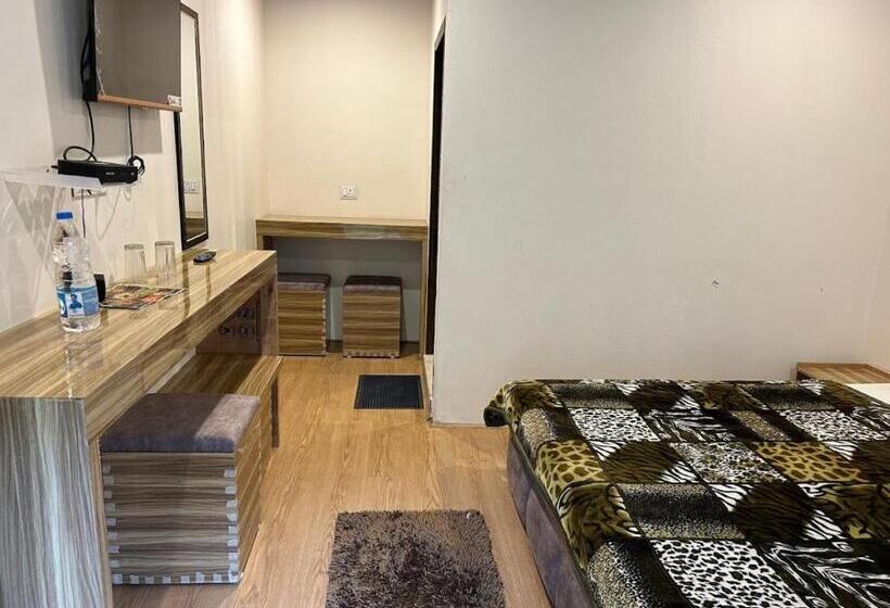 호텔 Kedar Valley Resorts Kedarnath