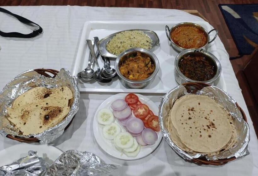 호텔 Kedar Valley Resorts Kedarnath