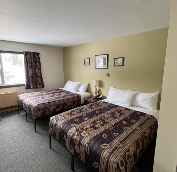 בית מלון כפרי Minnedosa Inn