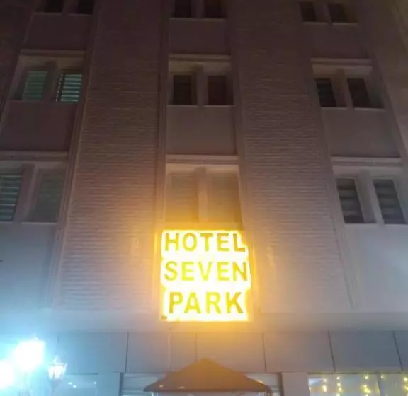 Hotelli Seven Park