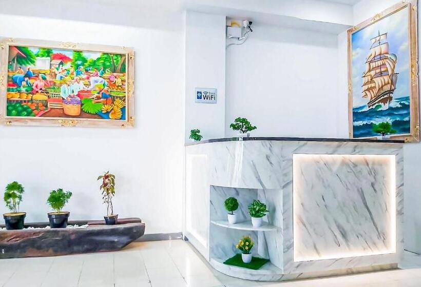 ホテル Shooting Star Hostel Kuta Redpartner Mixed Dormitory