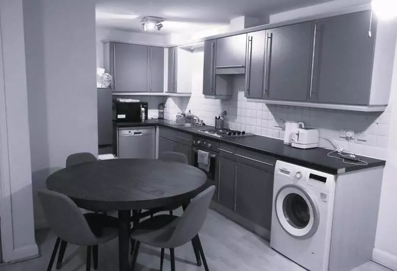 Majatalo Affordable Double Room In Central London Near Elephant And Castle Station