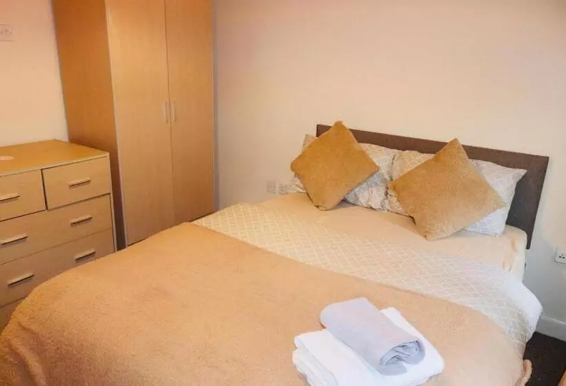 Majatalo Affordable Double Room In Central London Near Elephant And Castle Station