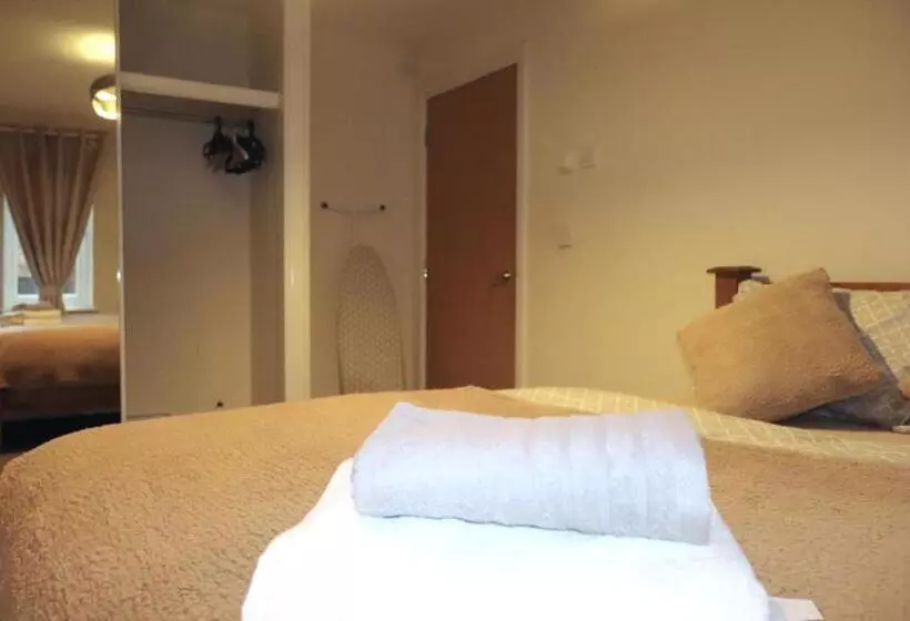 Majatalo Affordable Double Room In Central London Near Elephant And Castle Station