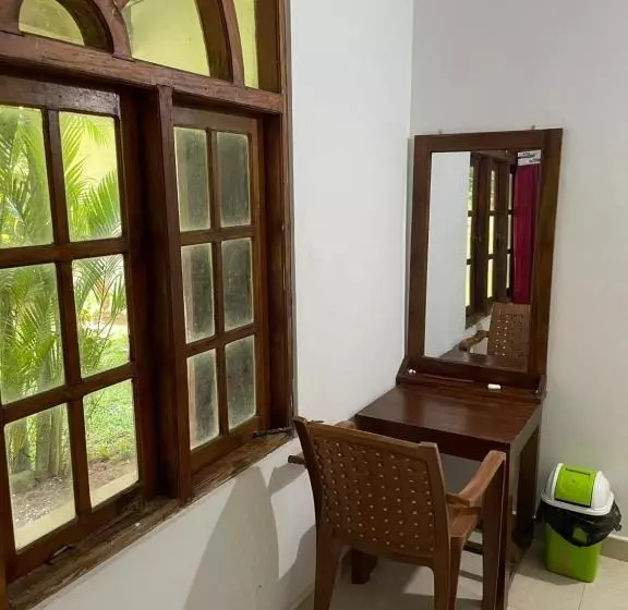 ペンション Bhawana Canal View Resort