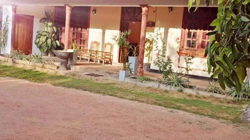 ペンション Bhawana Canal View Resort