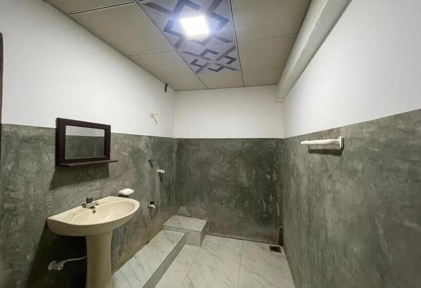 Pensão Bhawana Canal View Resort