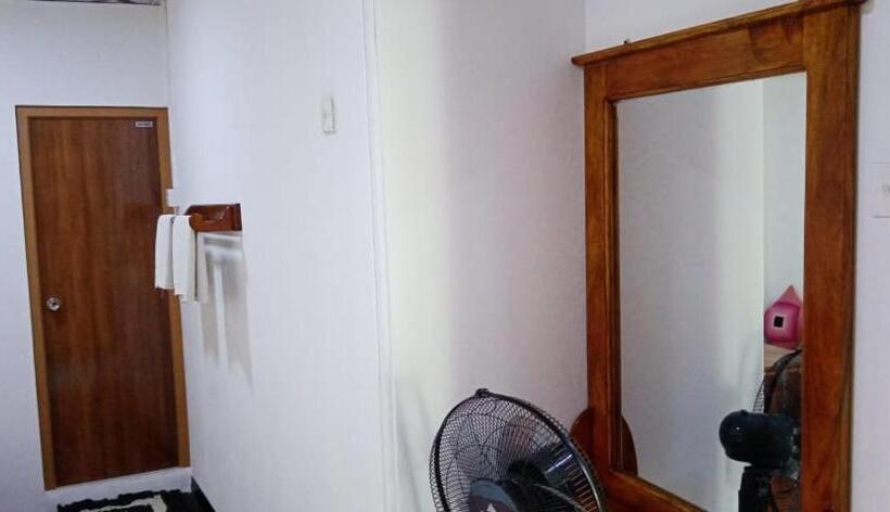 Pensão Bhawana Canal View Resort