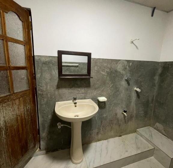 Pensão Bhawana Canal View Resort