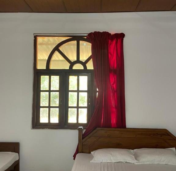 Pensão Bhawana Canal View Resort