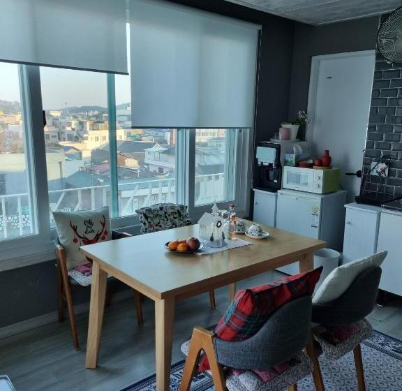 پانسیون Moonlight Hill Guesthouse