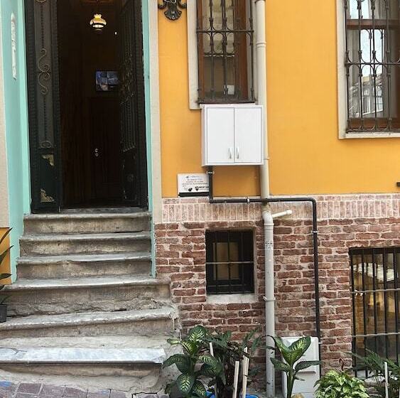 בית מלון כפרי Antique Pearl