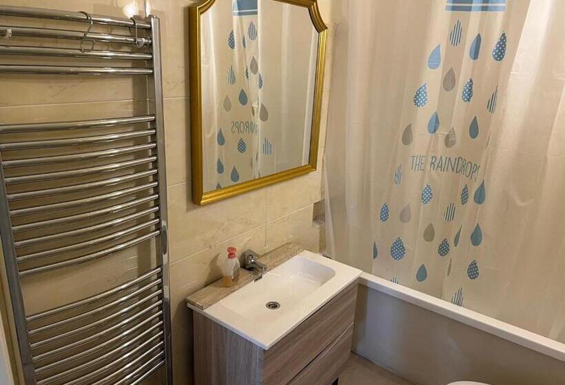 تختخواب و صبحانه Matera Room