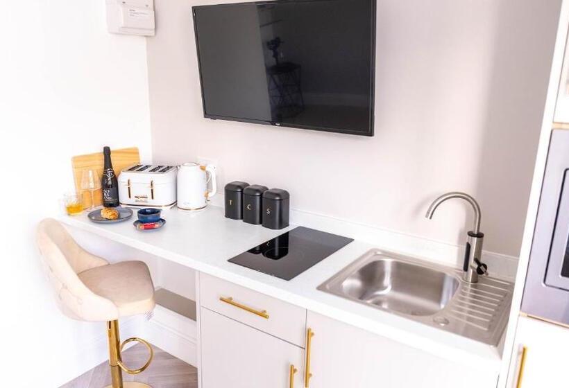 Bowles Aparthotel By Yoko Property