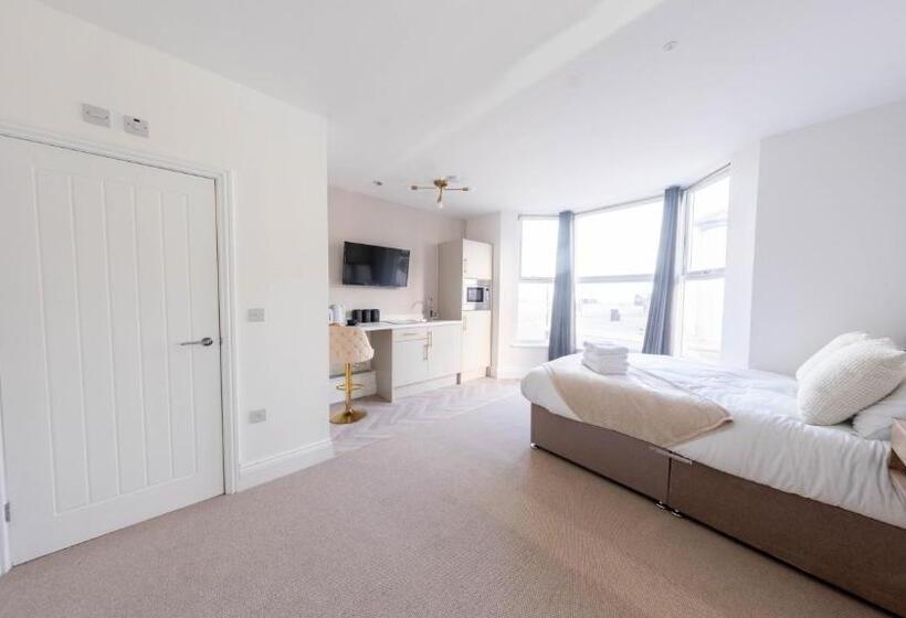 Bowles Aparthotel By Yoko Property