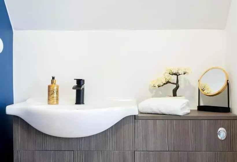 Bowles Aparthotel By Yoko Property