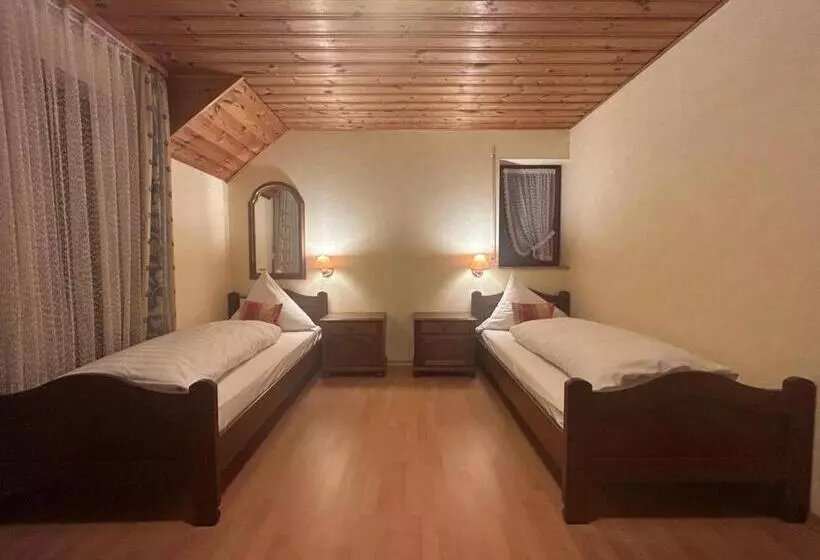 Hotelli Gästehaus Herzog