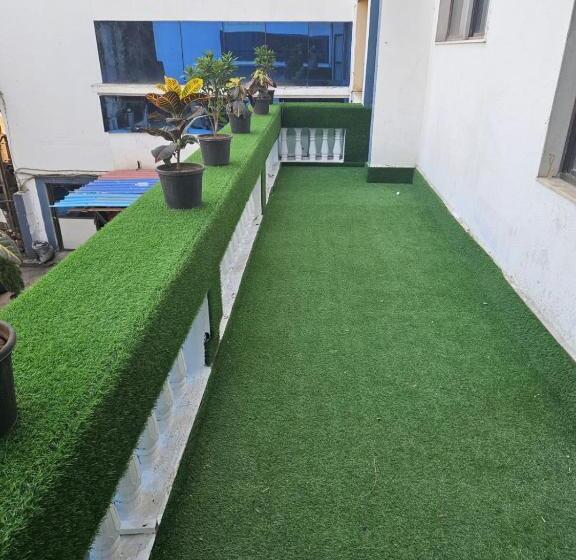 Hotel Kiara Eshosans Palace