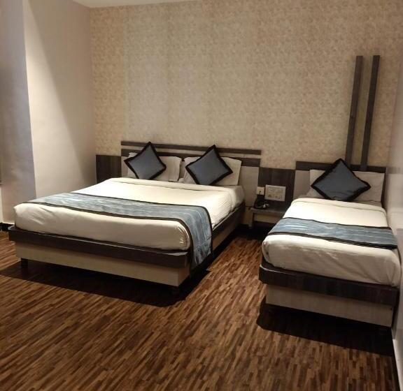 Hotel Kiara Eshosans Palace