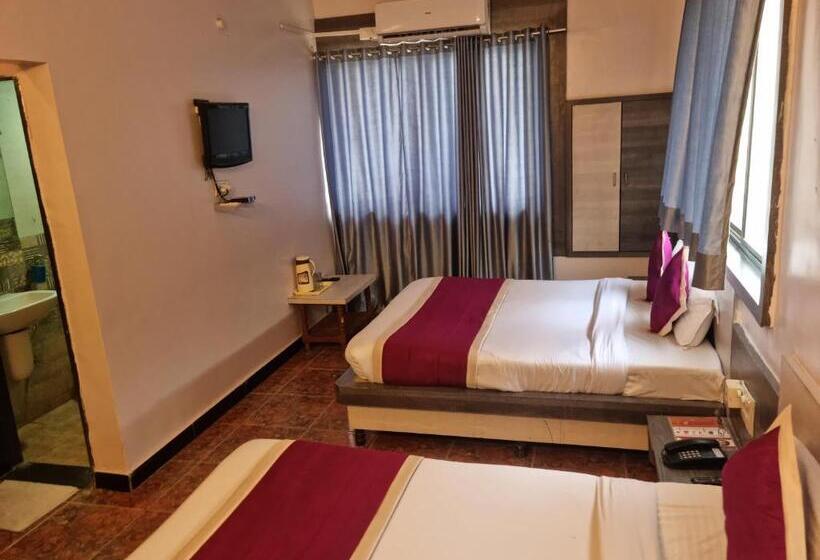 Hotel Kiara Eshosans Palace