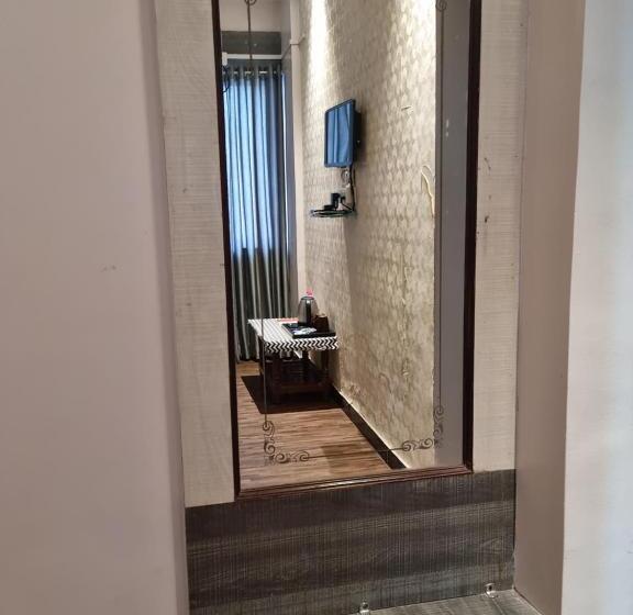 Hotel Kiara Eshosans Palace