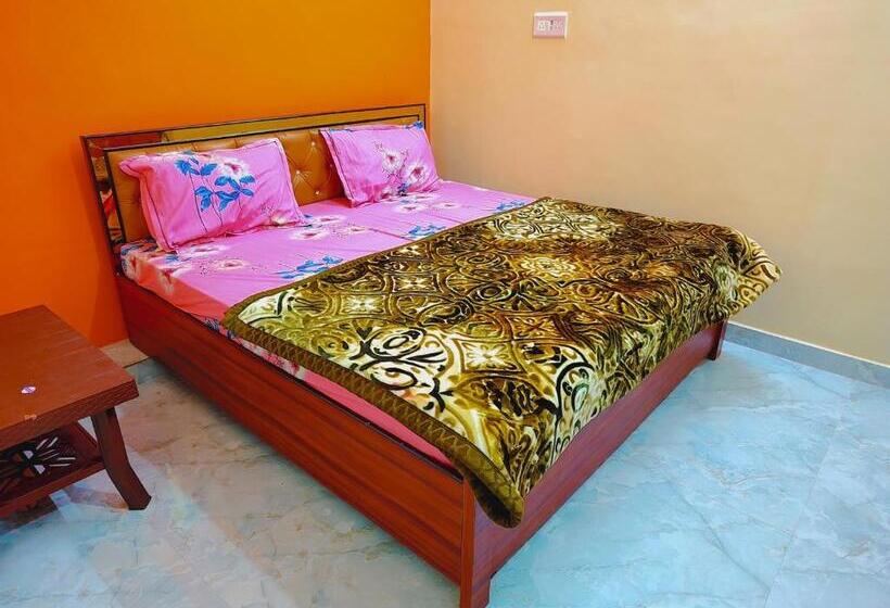 Hotel The Akash Guest House 15 Min Walking From Ram Janam Bhumi