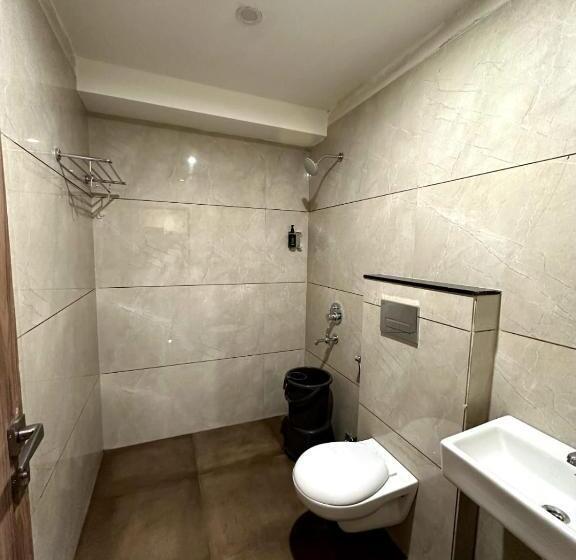 Отель Yashraj Paradise